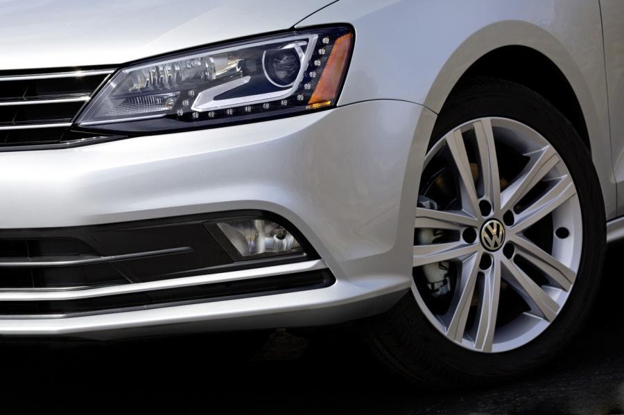  Volkswagen Jetta 2015 года  (US) (фото 30 из 62)